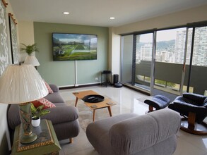 2085 Ala Wai Blvd, Unit 192 in Honolulu, HI - Building Photo - Building Photo