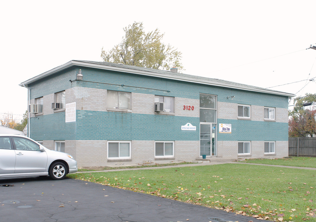 3120 Elmwood Ave in Tonawanda, NY - Building Photo