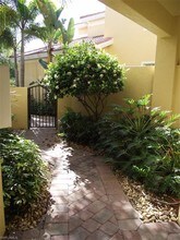 20240 Burnside Pl-Unit -1603 in Estero, FL - Foto de edificio - Building Photo