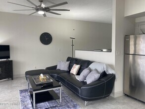 1 Riverpointe Plaza in Jeffersonville, IN - Building Photo - Building Photo