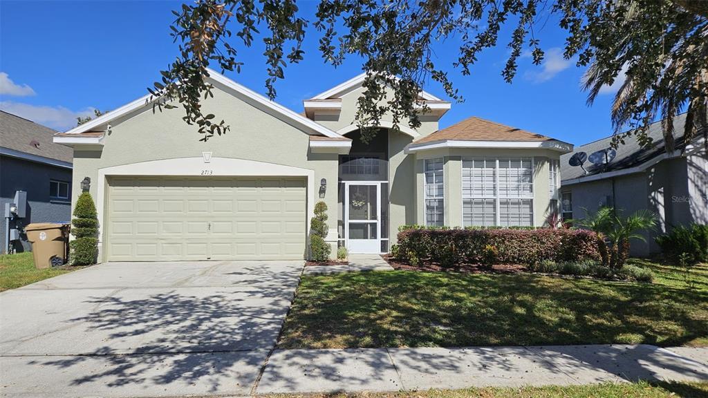 2713 Barnsley Ln in Kissimmee, FL - Foto de edificio