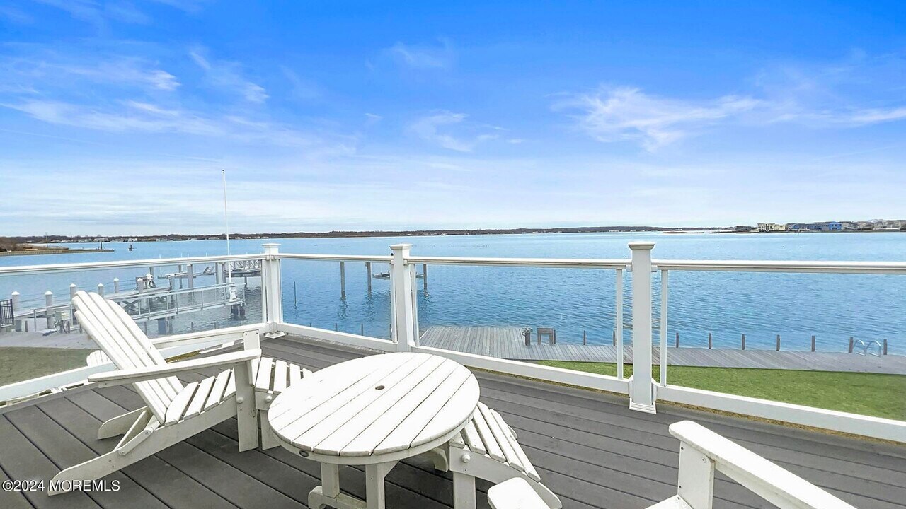 9 Pocano Ave in Oceanport, NJ - Building Photo