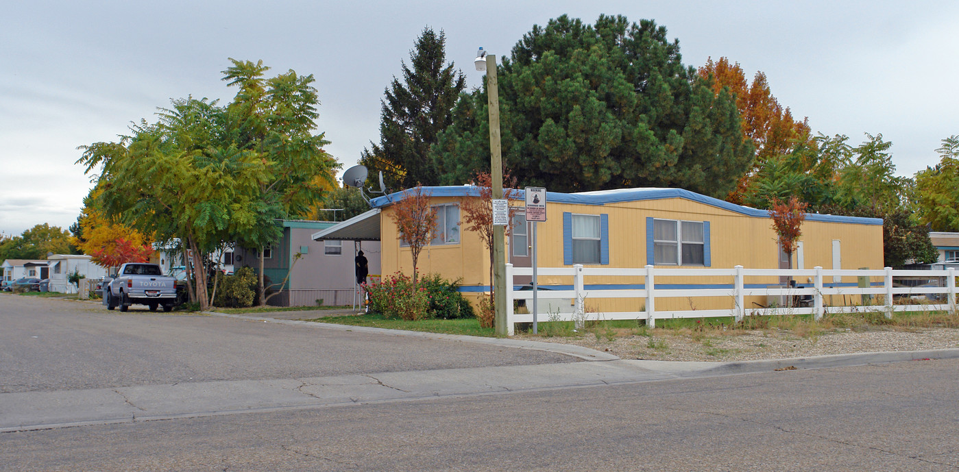 Mountain View Mobile Home Park in Caldwell, ID - Foto de edificio