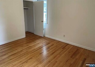 602 Studio Rd, Unit 14593102 in Ridgefield, NJ - Building Photo - Building Photo