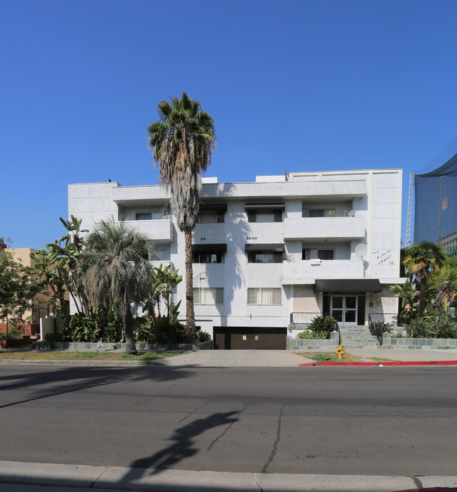 701 S Hobart Blvd in Los Angeles, CA - Building Photo - Building Photo