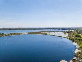 1224 Kellogg Dr, Unit 1204 in Tavares, FL - Building Photo