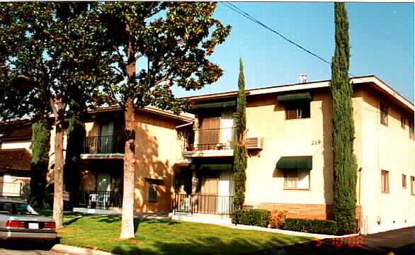 219 California St in Arcadia, CA - Building Photo