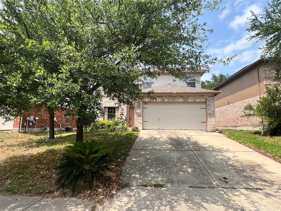 10924 Reliance Creek Dr in Austin, TX - Building Photo