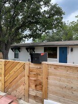 3704 San Antonio St in Austin, TX - Building Photo