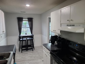 132 Sussex Dr in Warner Robins, GA - Building Photo - Building Photo