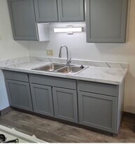 Oak Tree Village Apartments in Mt. Pleasant, MI - Building Photo