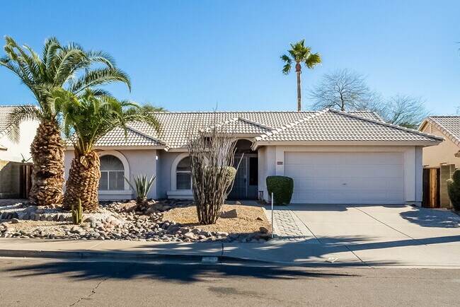 property at 1625 N Sawyer