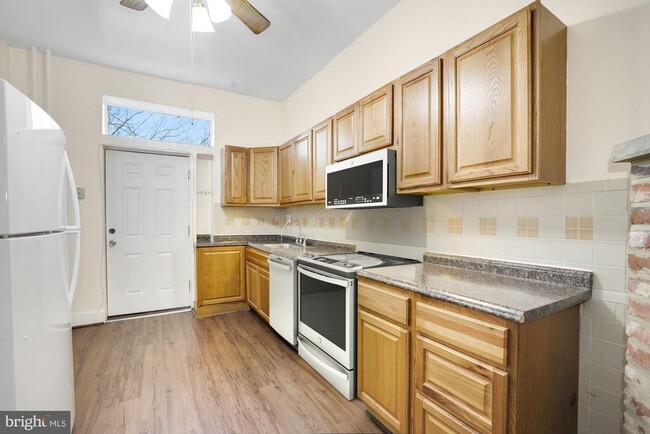 616 11th St NE in Washington, DC - Building Photo - Building Photo