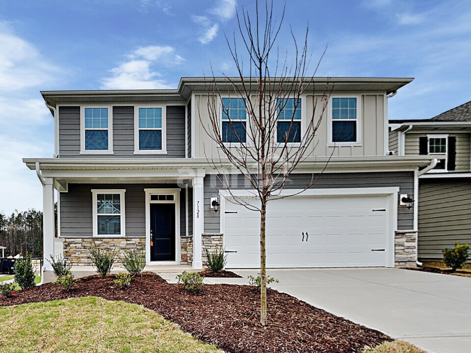 7128 Garrett Ct, Unit 2 in Charlotte, NC - Foto de edificio