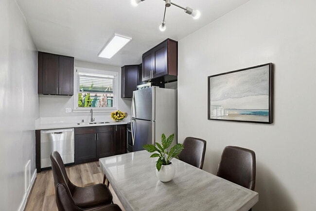 Leimert Park in Los Angeles, CA - Foto de edificio - Building Photo