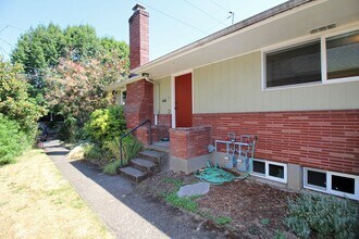 4118-4118 SE Yamhill St in Portland, OR - Building Photo - Building Photo