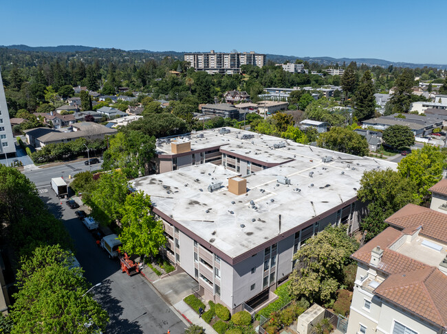 58 N El Camino Real in San Mateo, CA - Foto de edificio - Building Photo