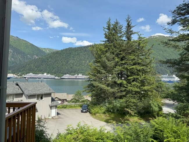 2579 Douglas Hwy in Juneau, AK - Building Photo - Building Photo