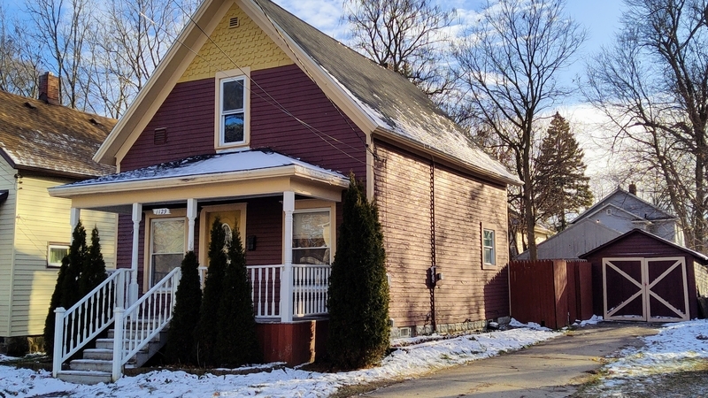 1129 Chelsea Ave in Lansing, MI - Building Photo