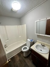 10 Glenda Dr-Unit -Apt A in Cave Spring, GA - Foto de edificio - Building Photo