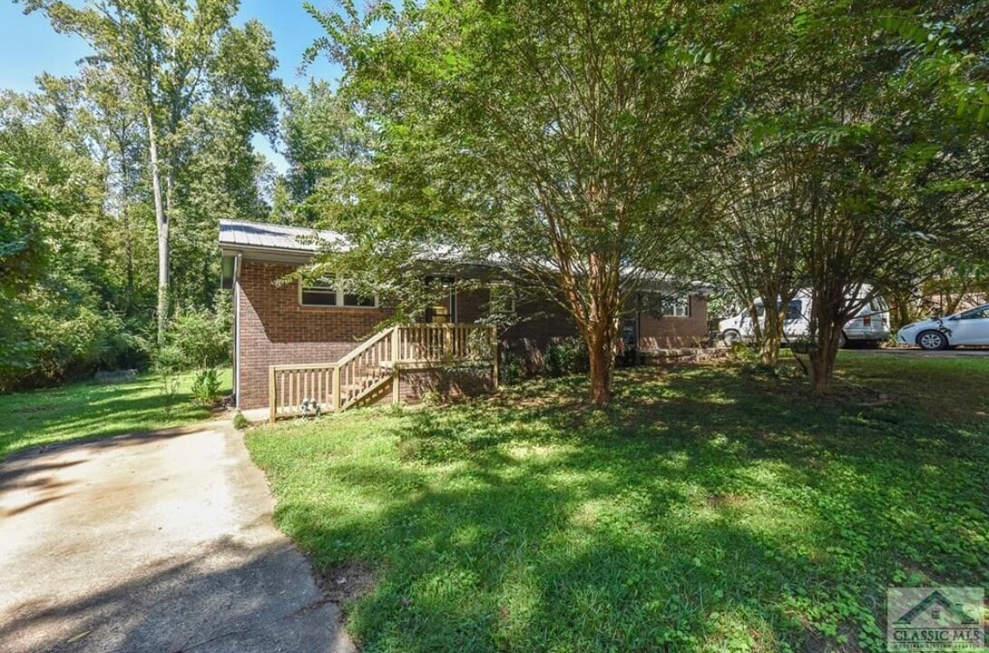 195 Hilltop Rd, Unit B in Athens, GA - Foto de edificio