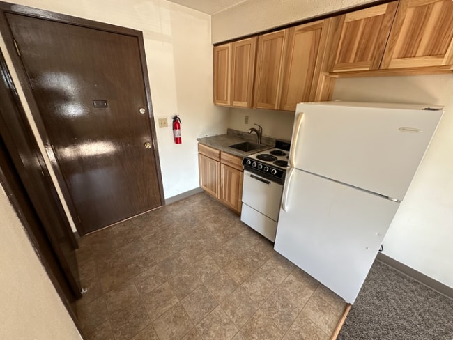 property at 320 Oak Ave N