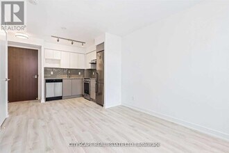 120-120 Varna Dr in Toronto, ON - Building Photo - Building Photo