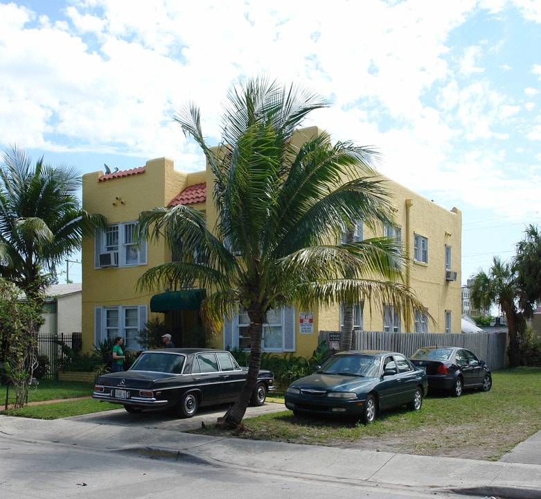 1910 Fillmore St in Hollywood, FL - Building Photo