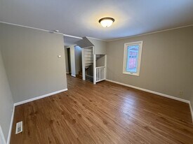 323 Selma St in Eau Claire, WI - Building Photo