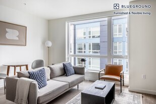 120 Broadway in Seattle, WA - Building Photo