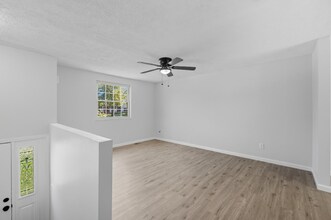 7 Waterside Way in Covington, KY - Building Photo - Building Photo