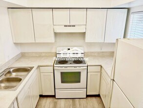 2832 E Marconi Ave in Phoenix, AZ - Building Photo - Building Photo