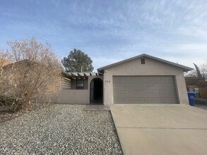 715 Homestead Cir in Las Cruces, NM - Building Photo - Building Photo