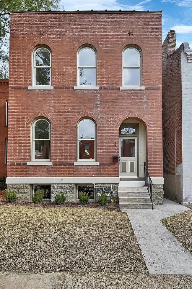 property at 2723 Allen Ave