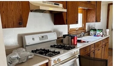 529 E Wood St in Lowellville, OH - Building Photo - Building Photo