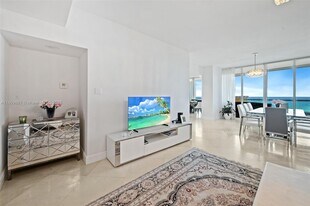 17875 Collins Ave, Unit 702 in Sunny Isles Beach, FL - Building Photo