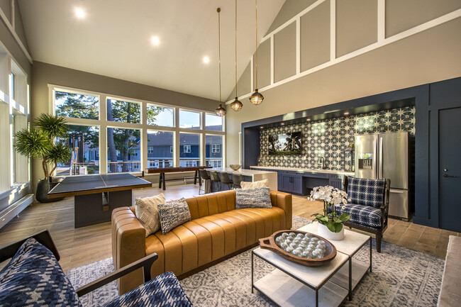 Halstead Beverly Townhomes in Beverly, MA - Building Photo - Interior Photo
