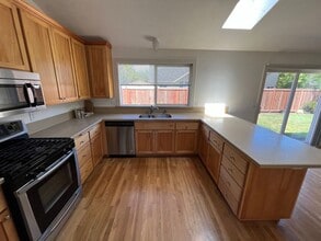 831 Greenwich Ave in Eugene, OR - Building Photo - Building Photo