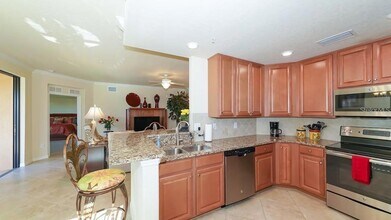 6614 Grand Estuary Trail, Unit 101 in Bradenton, FL - Foto de edificio - Building Photo