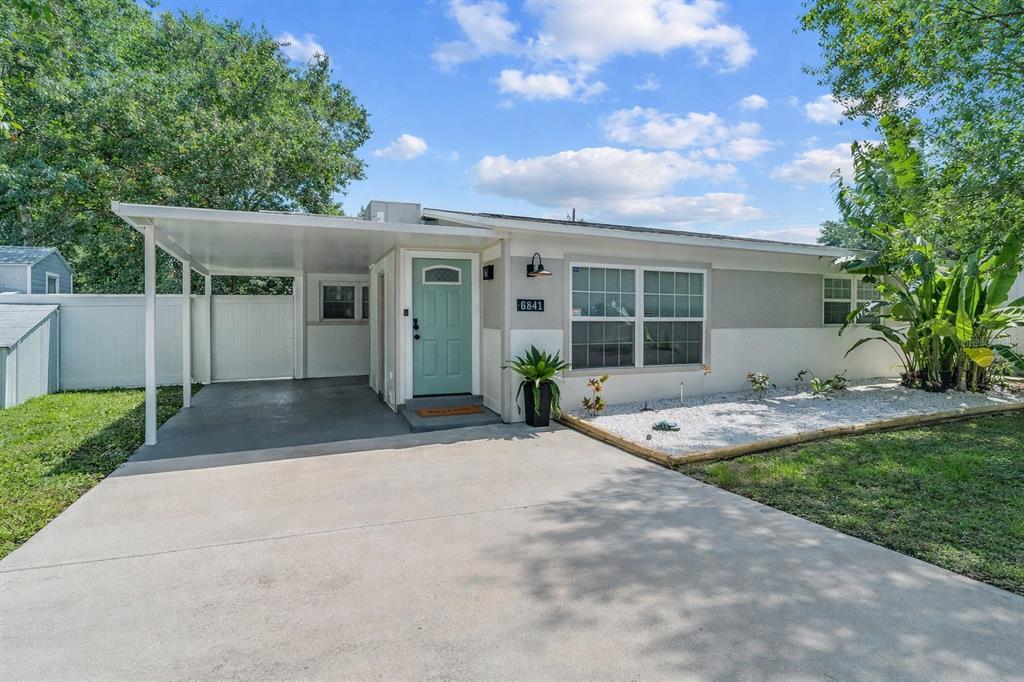 6841 13th St N in St. Petersburg, FL - Building Photo