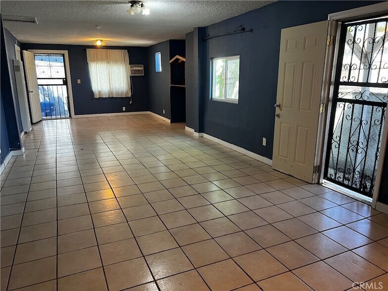 1434 E 57th St in Los Angeles, CA - Building Photo