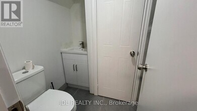 201 Enchanted Hills Crescent in Toronto, ON - Building Photo - Building Photo