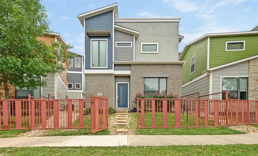 2021 Carlson Dr in Austin, TX - Building Photo