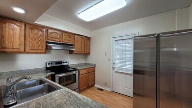 711 Imperial Blvd in Reno, NV - Building Photo - Building Photo