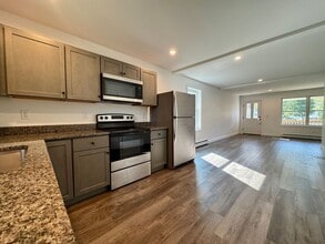 116-118 Seavey St in Westbrook, ME - Building Photo - Building Photo