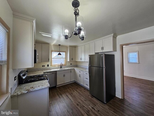 property at 729 Faulkner Ave