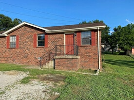 1140 Sioux Ter in Madison, TN - Building Photo