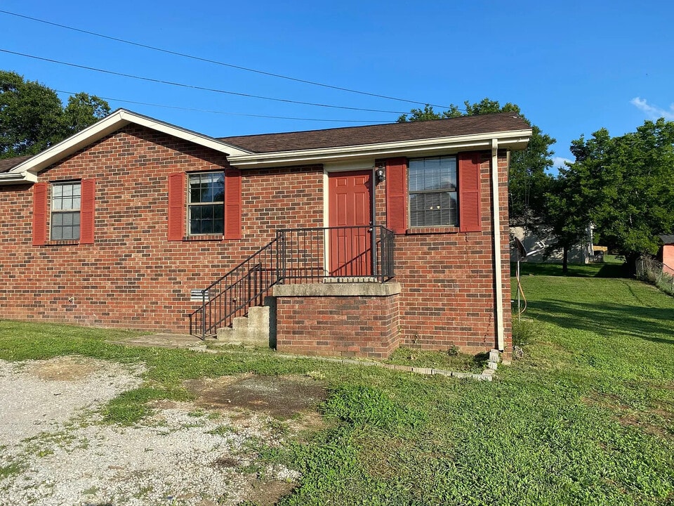 1140 Sioux Ter in Madison, TN - Building Photo