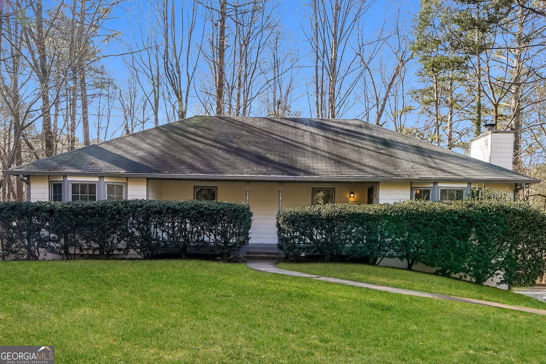 1204 Acorn Ln in Woodstock, GA - Building Photo