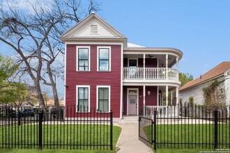 201 E Carson St, Unit 2 in San Antonio, TX - Building Photo - Building Photo